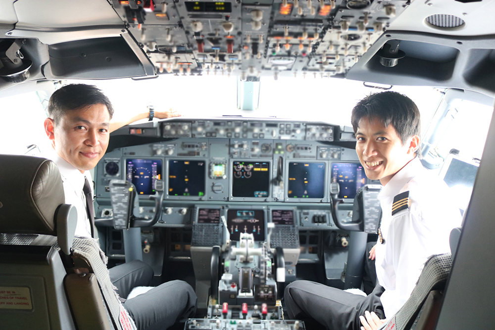□JAL 日本航空 パイロット 肩章 副操縦士（CO-PILOT）３本線 - 航空機 