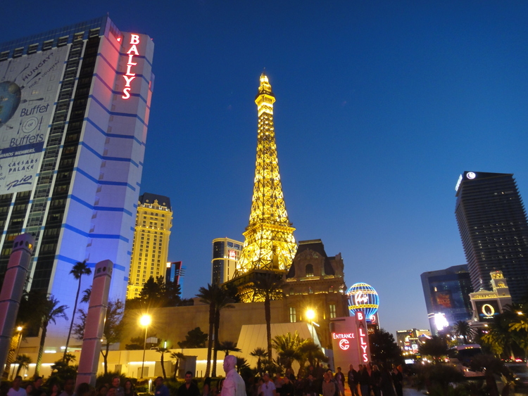 ひことら 飛行機トラベラー さん Paris Las Vegas Hotel Amp Amp Casinoの発見レポ