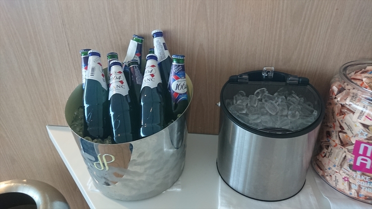 ひことら 飛行機トラベラー さん Air France Business Class Lounge Jfk Airportの発見レポ