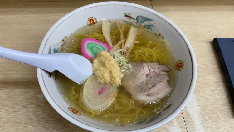 ひことら 飛行機トラベラー さん ラーメン信月の発見レポ